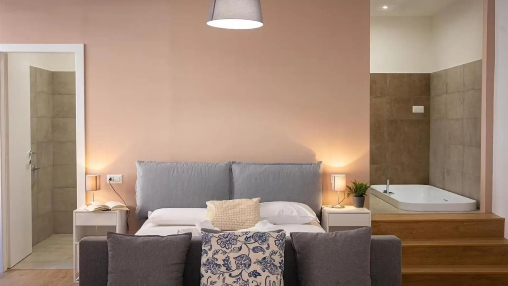 One Bedroom Apartment For Rent - Check Profile Řím 0*,